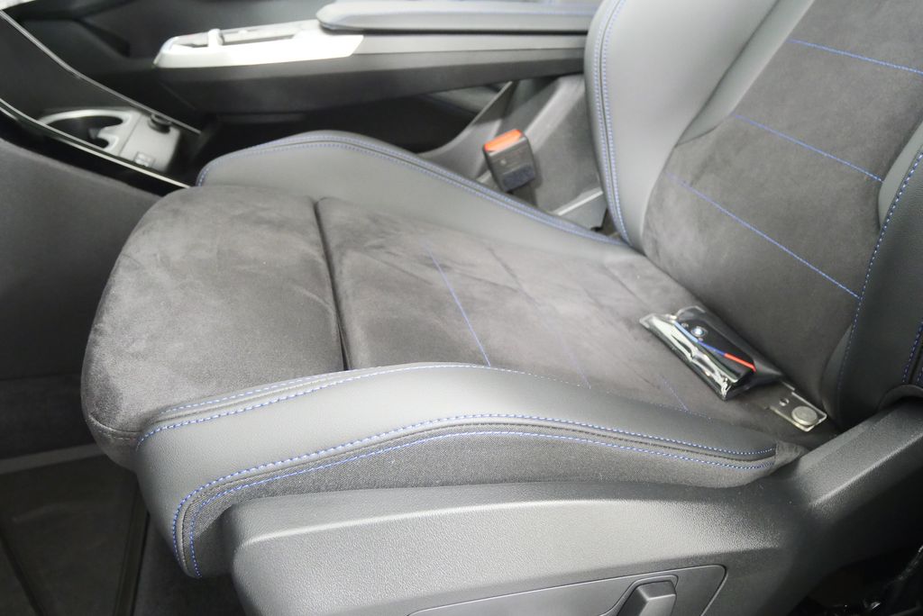 Thumbnail: 2025 BMW X1 - 10