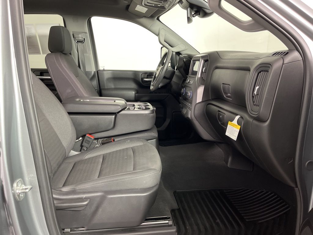 Thumbnail: 2025 Chevrolet Silverado 2500 - 6