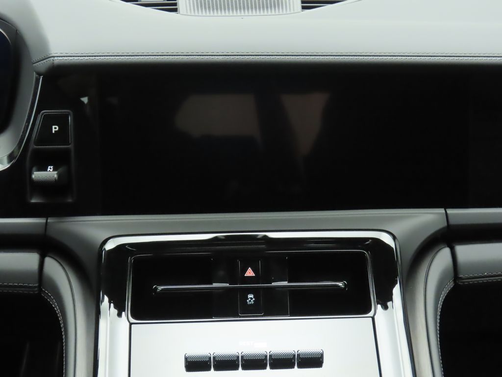 Thumbnail: 2025 Porsche Panamera - 17