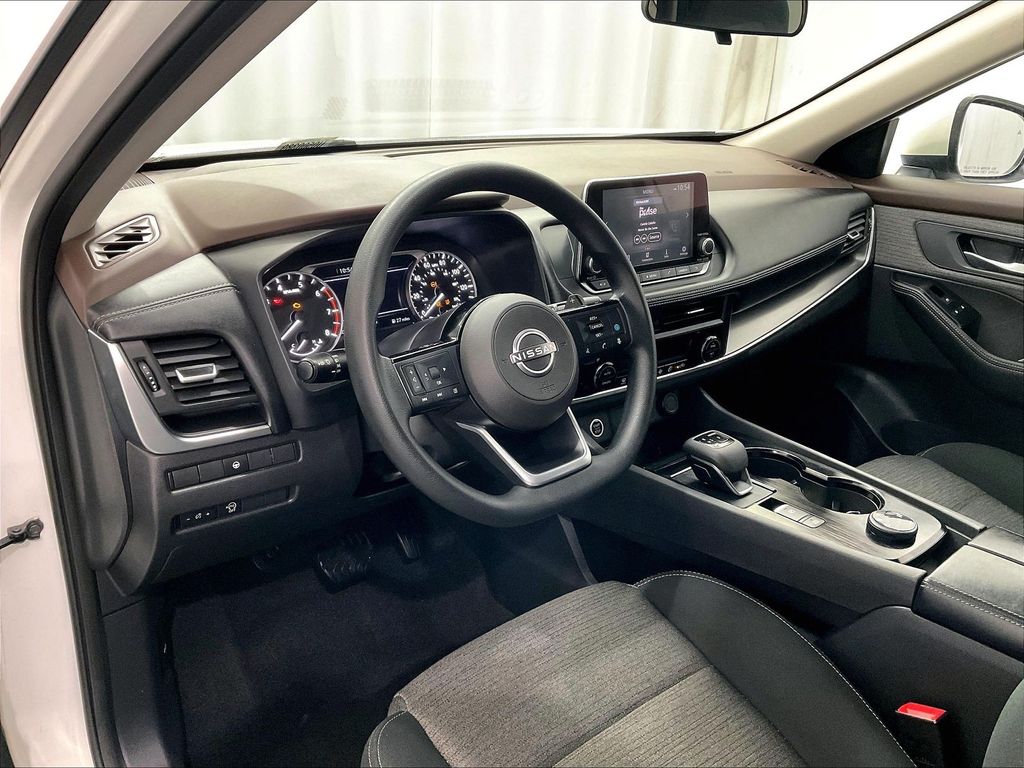 2023 Nissan Rogue — photo 8