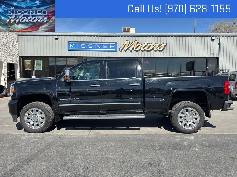 Black 2018 GMC Sierra 2500HD Denali Crew Cab SB 4WD Pickup Truck Four-Wheel Drive 6-Speed Automatic