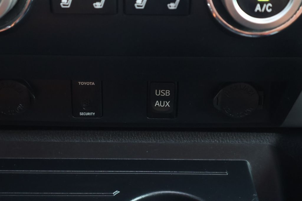 Thumbnail: 2019 Toyota Tundra - 21