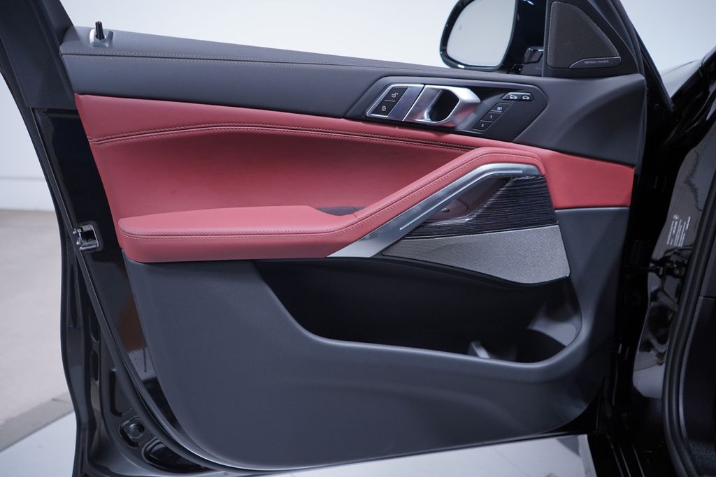 Thumbnail: 2027 BMW X6 - 16
