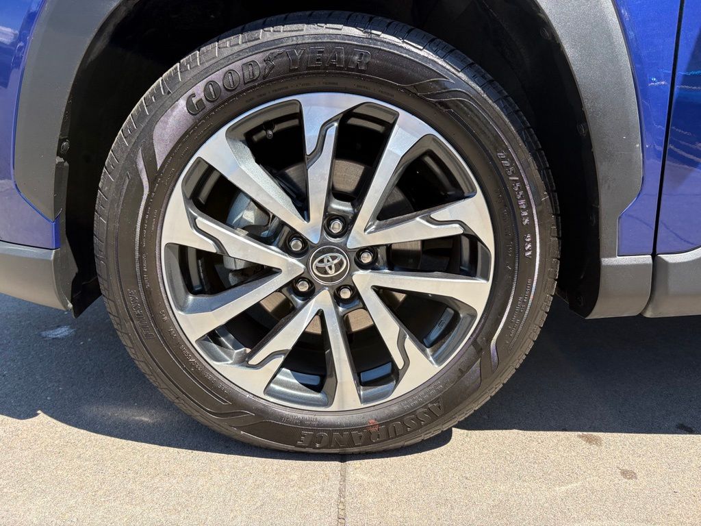 2024 Toyota Corolla Cross XLE