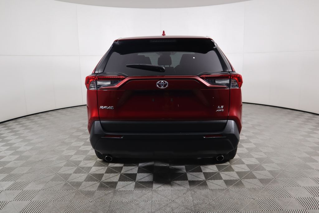 2022 Toyota RAV4 LE 6
