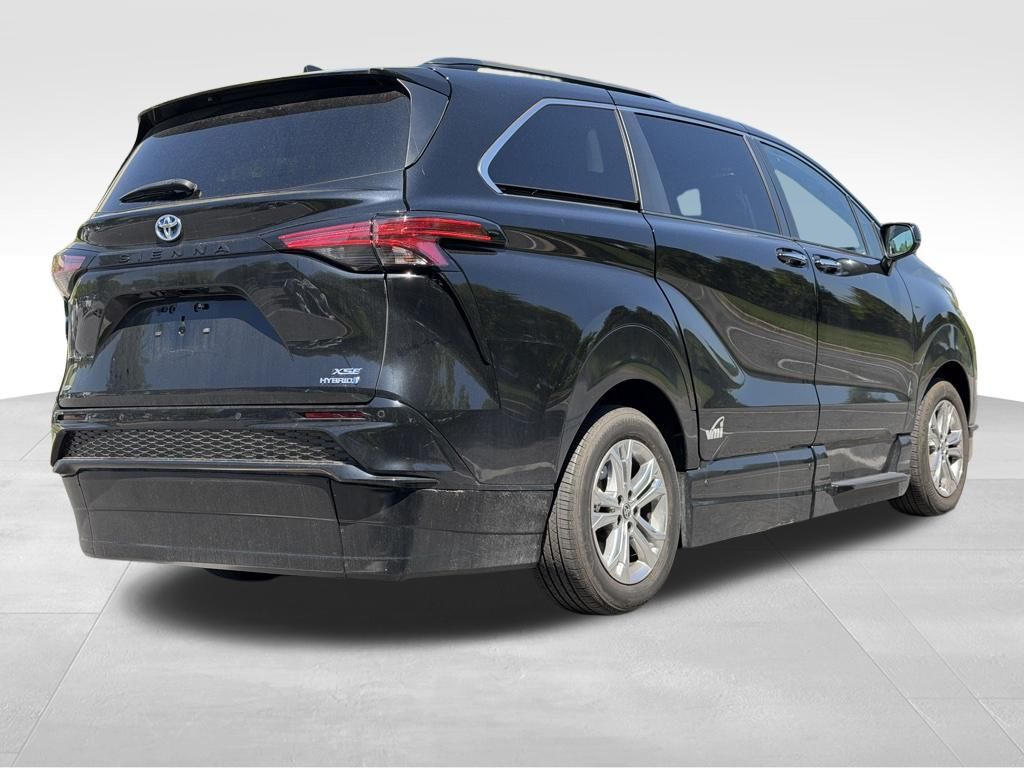2023 Toyota Sienna XSE