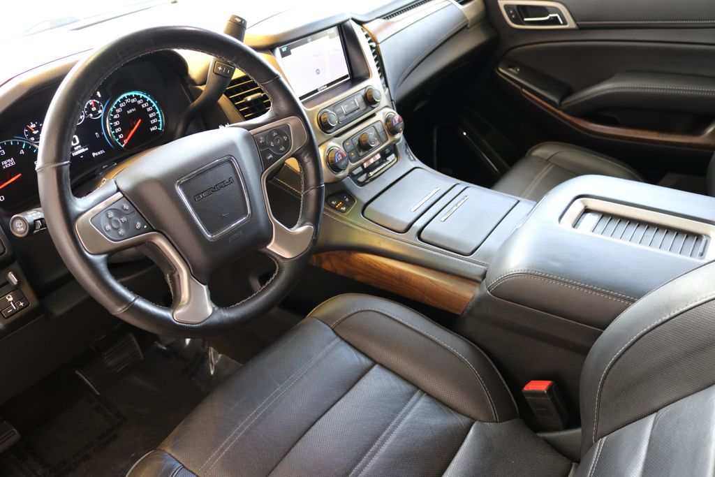 2018 GMC Yukon Denali photo