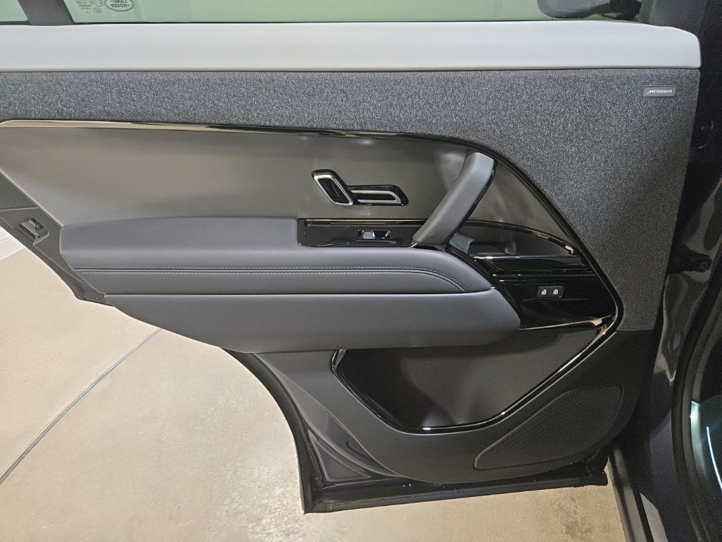 New 2026 Blue Land Rover Dynamic SE image 25
