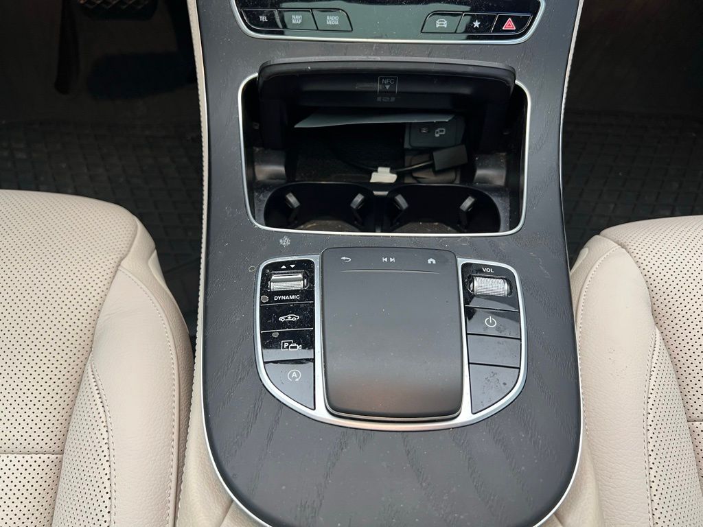 Thumbnail: 2022 Mercedes-Benz E-Class - 12