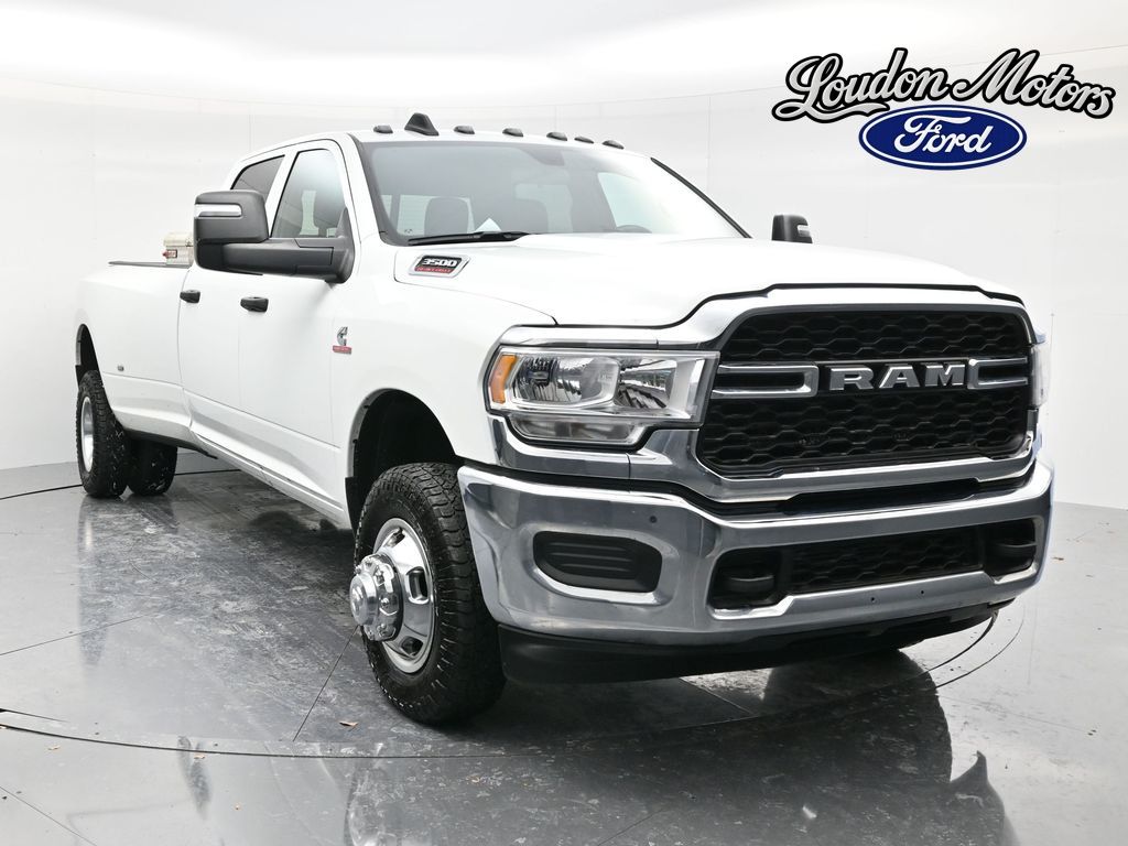2024 RAM 3500 Tradesman Crew Cab LB DRW 4WD
