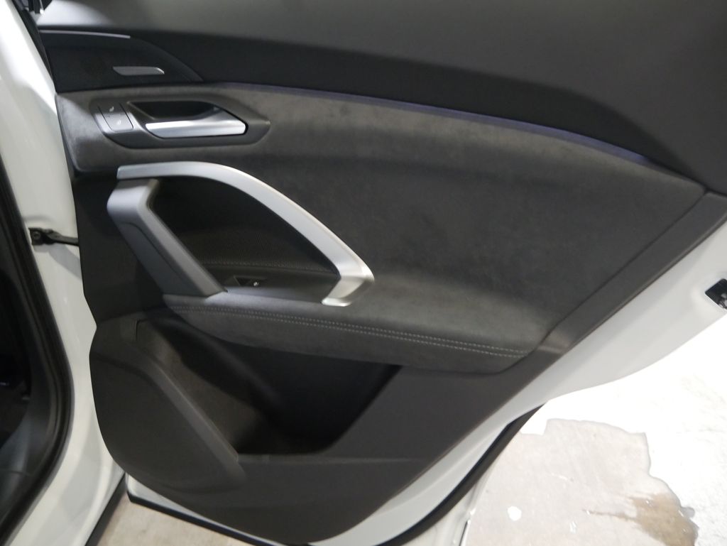 Thumbnail: 2026 Audi SQ5 - 23