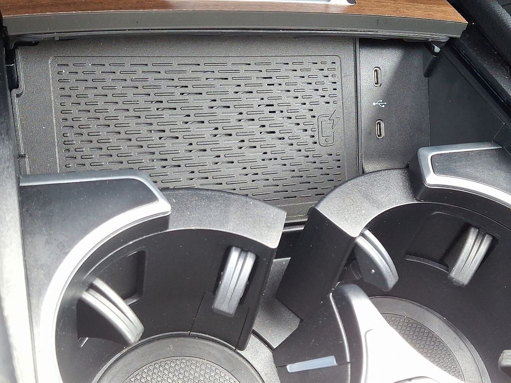 Thumbnail: 2026 Mercedes-Benz GLS - 23