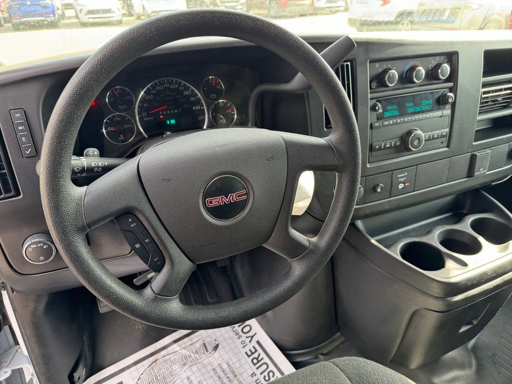 2022 GMC Savana 2500 Work Van 9