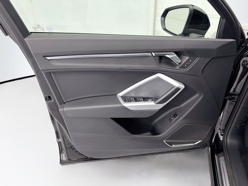 Thumbnail: 2021 Audi Q3 - 23