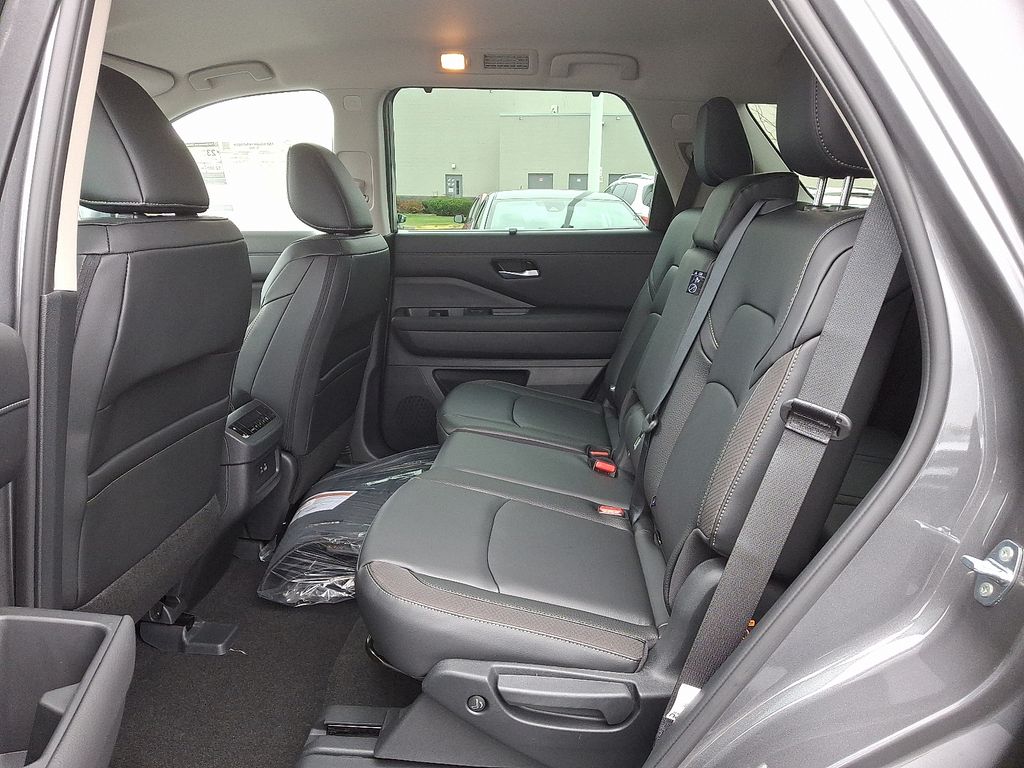 Thumbnail: 2025 Nissan Pathfinder - 6