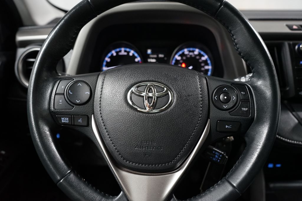 Thumbnail: 2017 Toyota RAV4 - 12