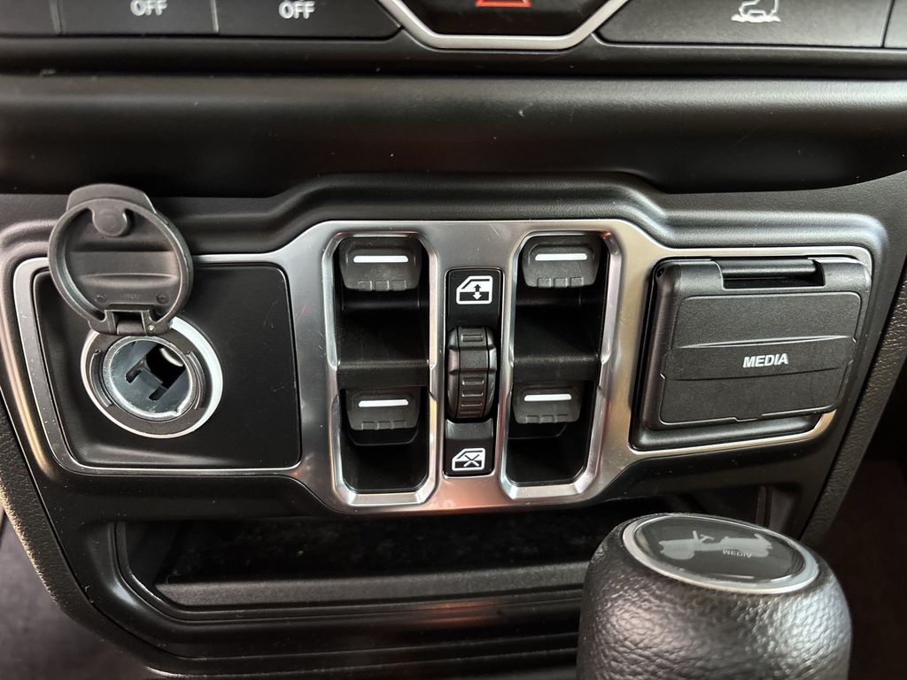 Used 2023 Jeep Wrangler SUV