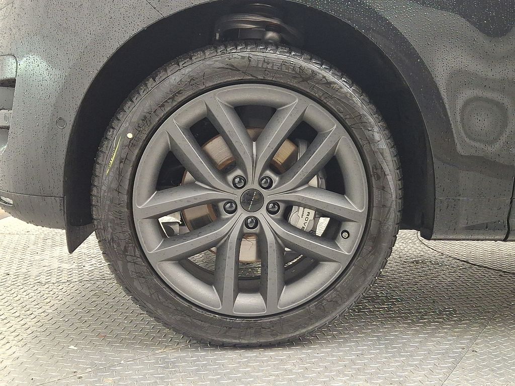 Thumbnail: 2026 Land Rover Range Rover Sport - 5