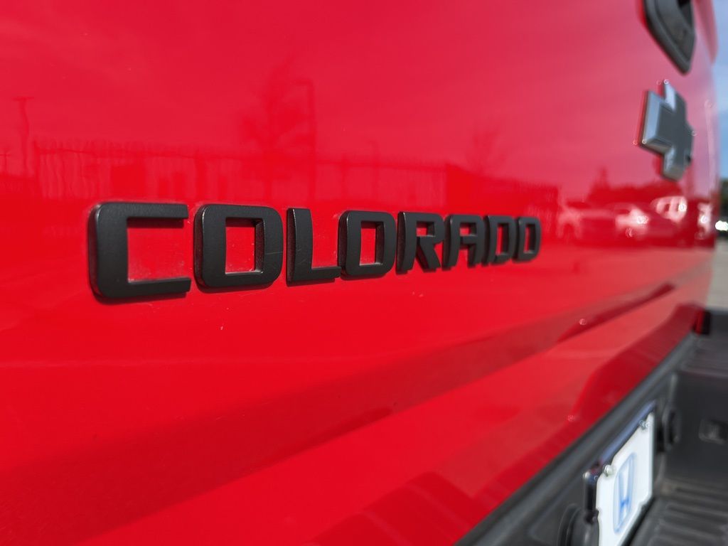 Thumbnail: 2015 Chevrolet Colorado - 8