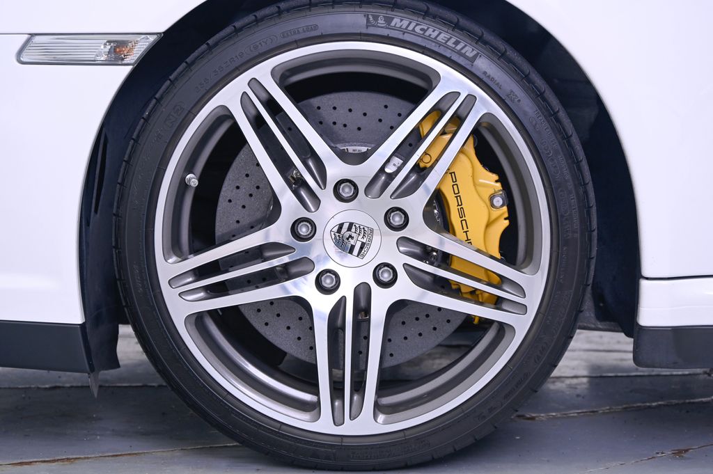 Thumbnail: 2009 Porsche 911 - 11