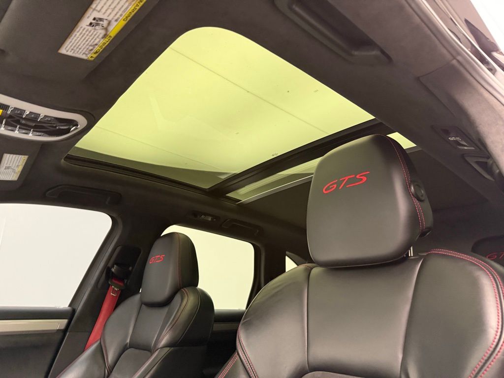 Thumbnail: 2013 Porsche Cayenne - 13