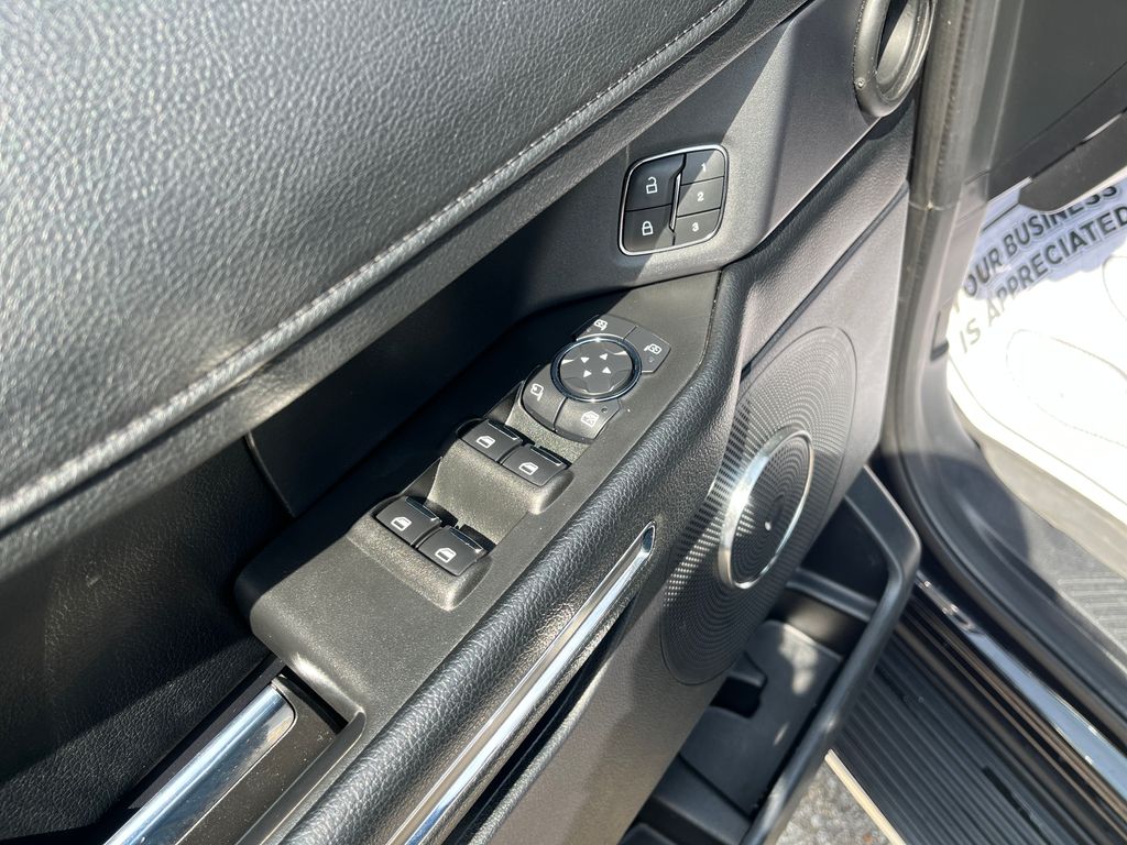2021 Ford Expedition XLT photo