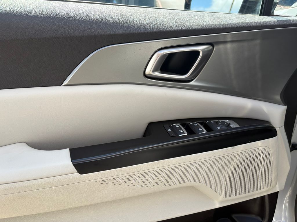 2022 Kia Carnival LXS