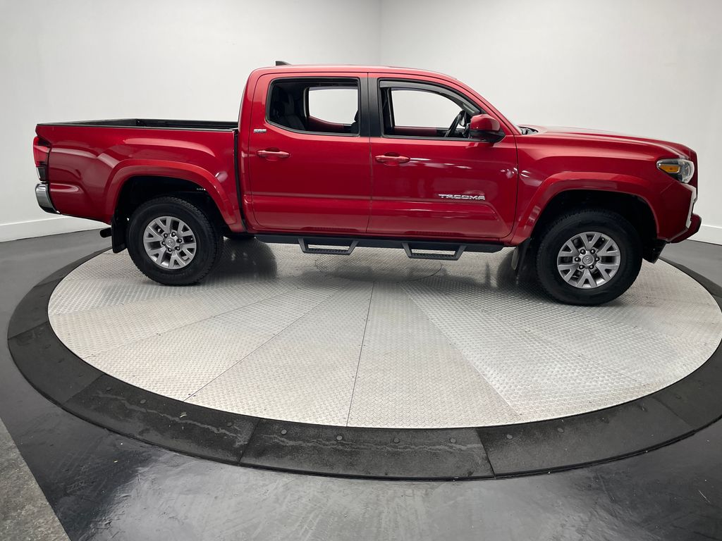 Thumbnail: 2019 Toyota Tacoma - 4