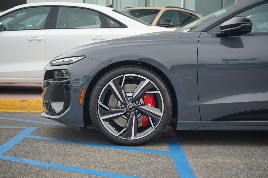Thumbnail: 2025 Audi S6 - 2