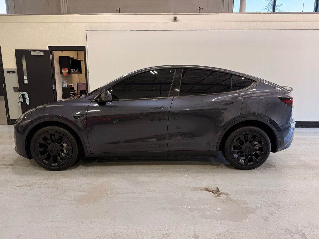 2024 Tesla Model Y Long Range 2