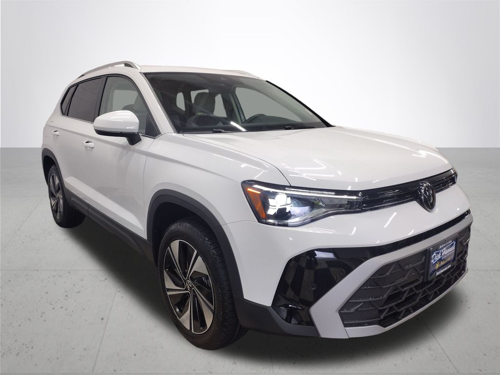 2025 Volkswagen Taos SE photo 4