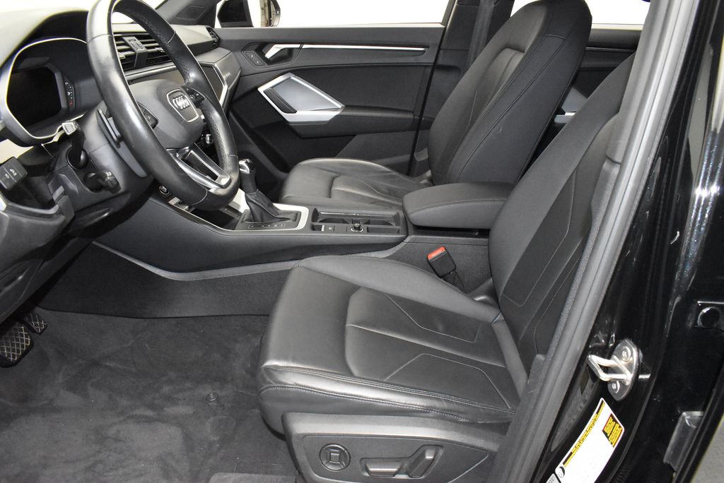 Thumbnail: 2023 Audi Q3 - 14