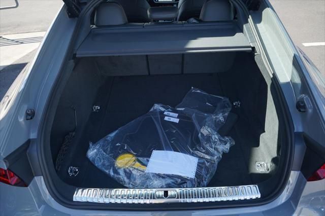 Thumbnail: 2026 Audi RS 7 - 17