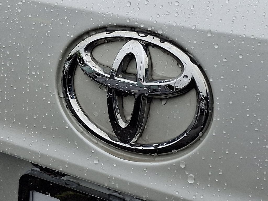 2022 Toyota Highlander XLE 30