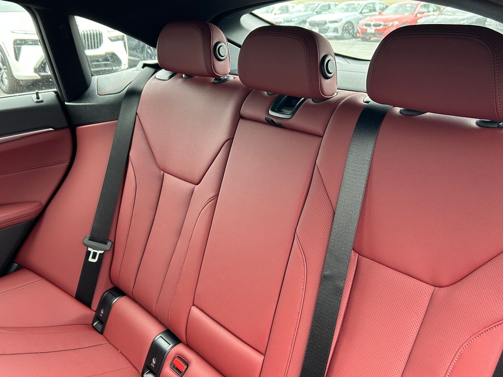 2025 BMW i4 eDrive40 32