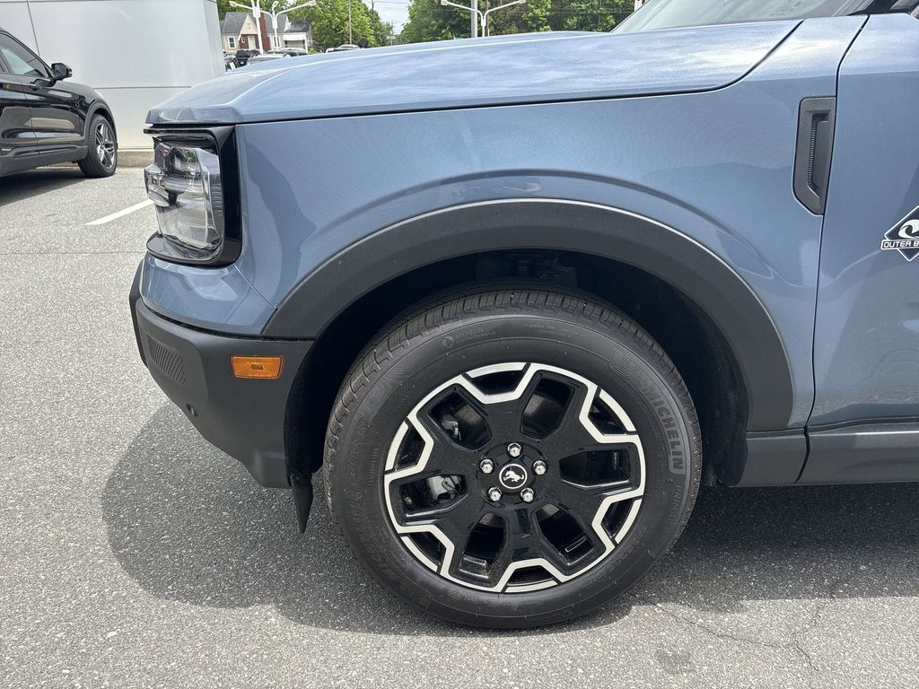 New 2025 Azure Gray Metallic Tri-Coat Ford Outer Banks® image 19