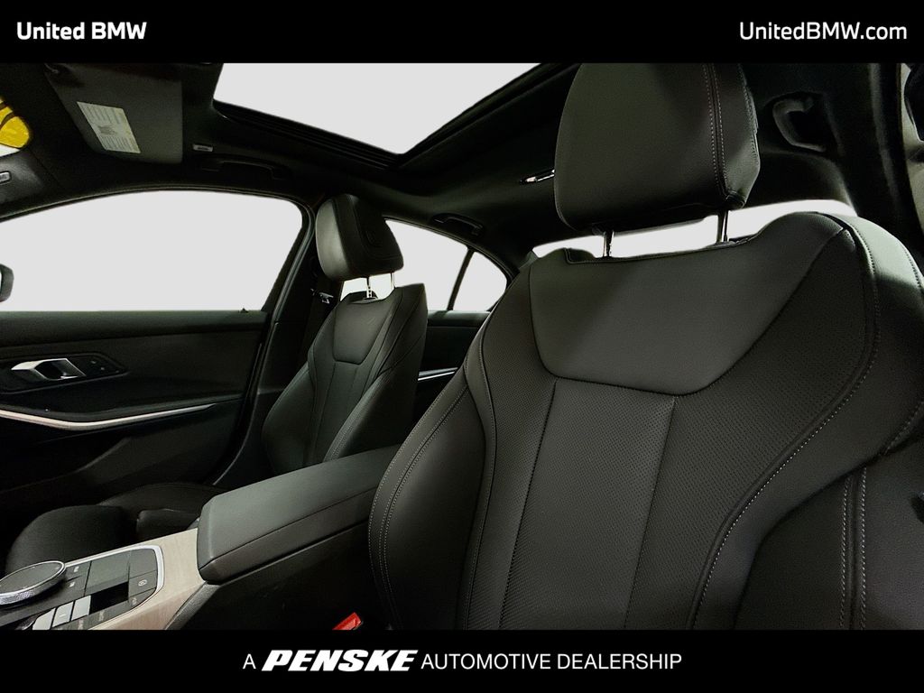 Thumbnail: 2025 BMW 3 Series - 5