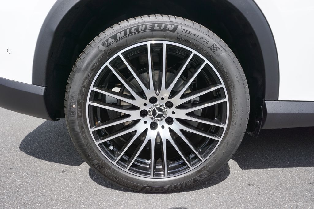 2025 Mercedes-Benz GLC 300 14