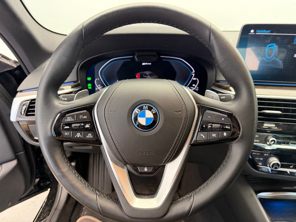 Thumbnail: 2023 BMW 5 Series - 11