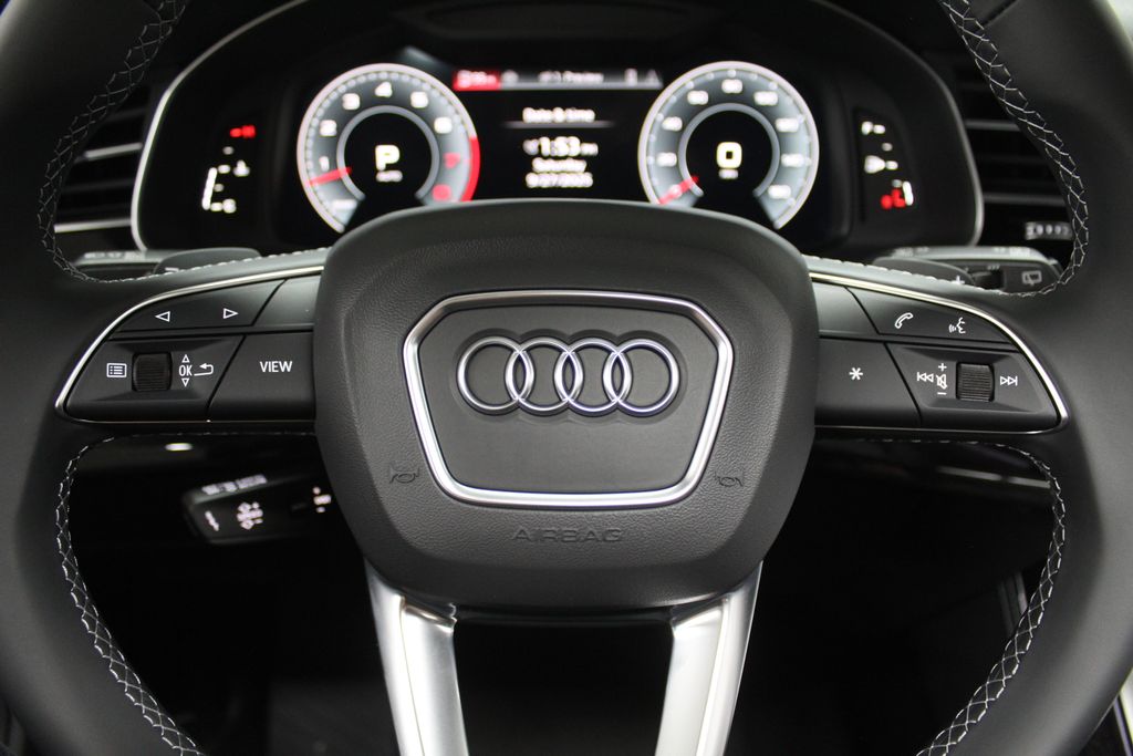 Thumbnail: 2026 Audi Q8 - 31