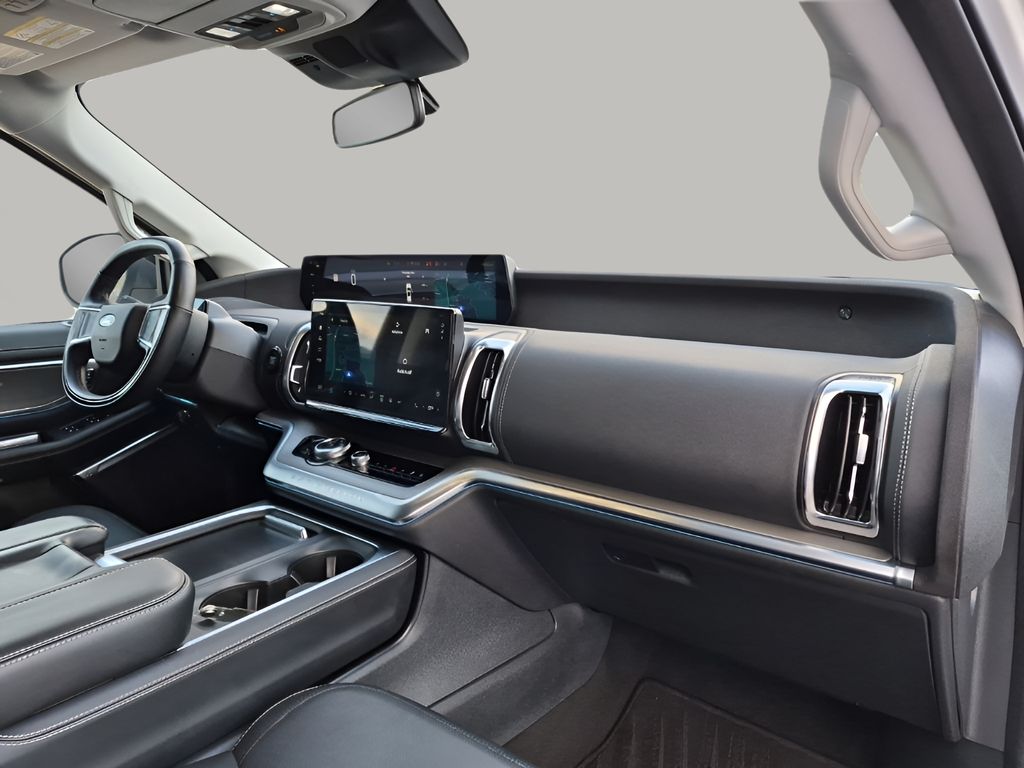 Used Car 2025 Ford Expedition  Platinum For Sale Under $70,000 In Austin, Texas