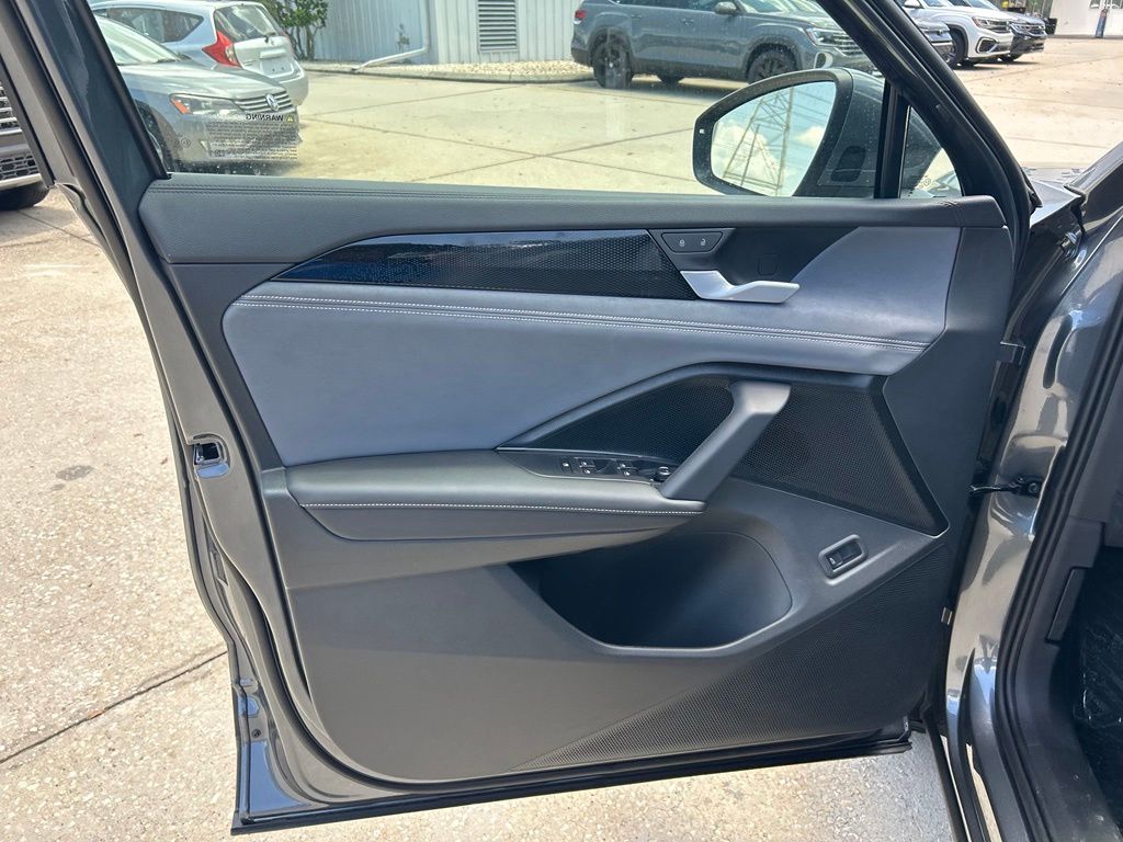 New 2026 Platinum Gray Volkswagen 2.0T SE image 42