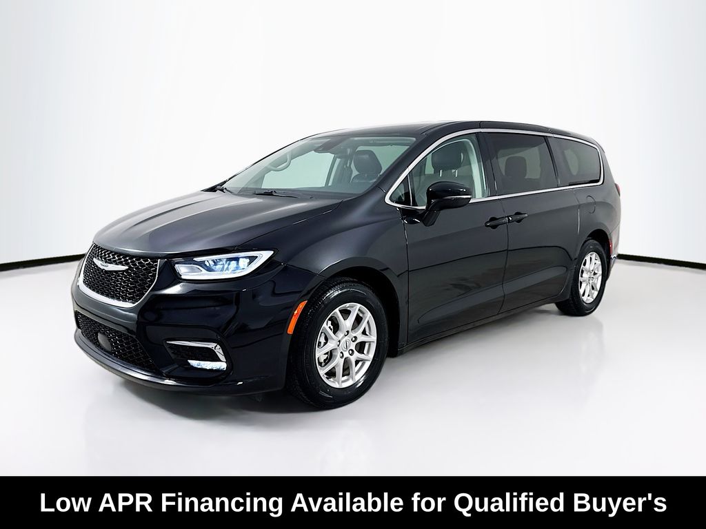 Used Car 2024 Chrysler Pacifica  Touring L For Sale Under $30,000 In Austin, Texas