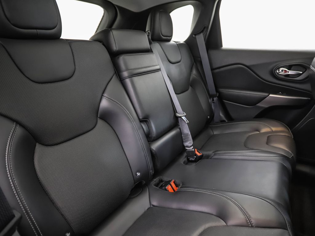 Thumbnail: 2019 Jeep Cherokee - 29