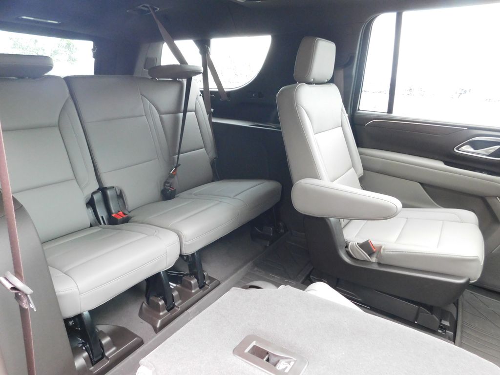 Thumbnail: 2023 Chevrolet Suburban - 5