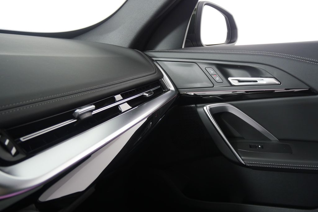 Thumbnail: 2025 BMW X1 - 22