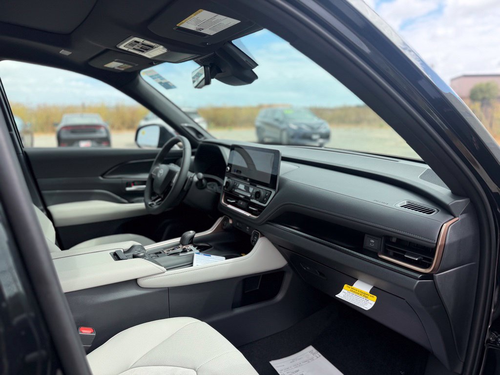 New 2026 Toyota Grand Highlander Hybrid SUV