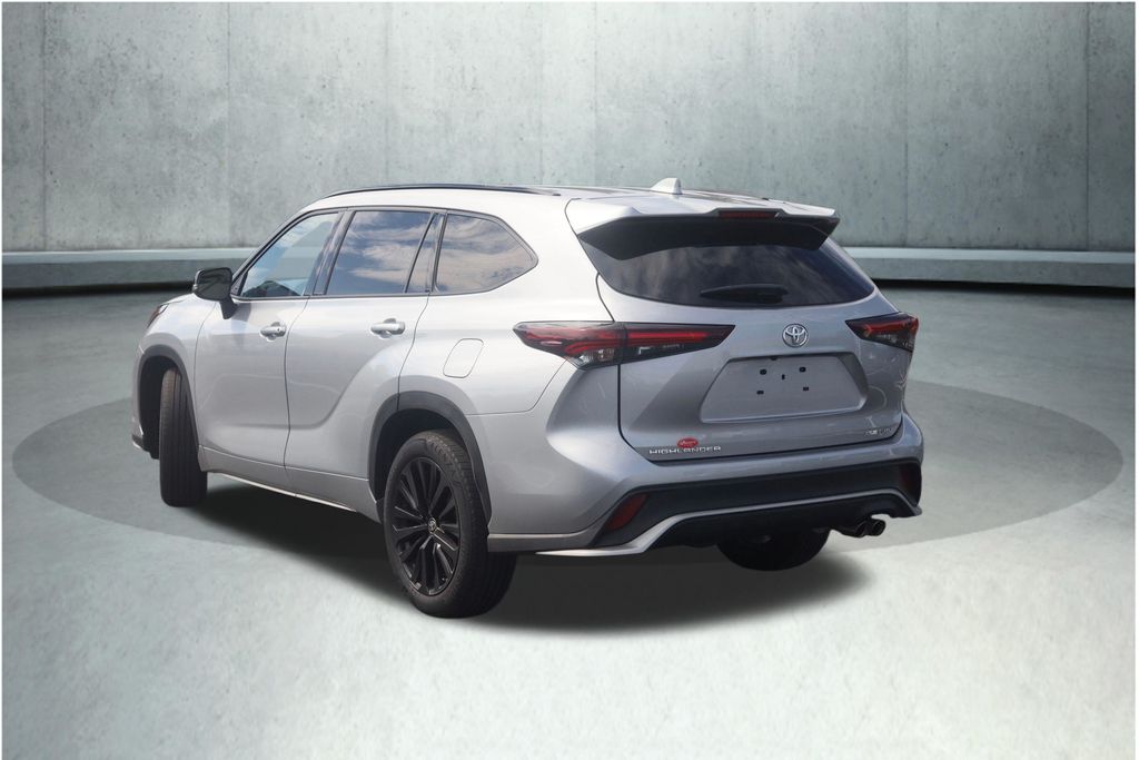 Used 2024 Toyota Highlander SUV