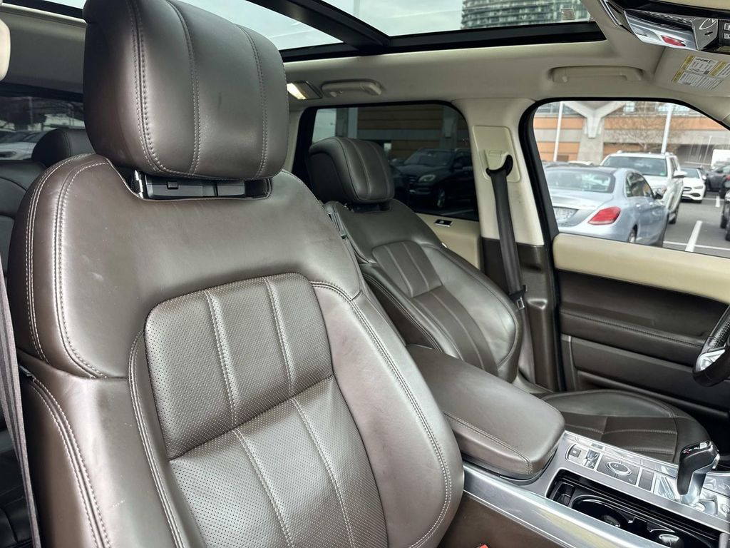 Thumbnail: 2019 Land Rover Range Rover Sport - 23