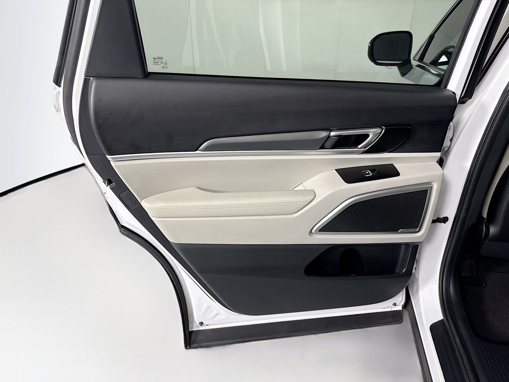 Thumbnail: 2021 Kia Telluride - 26
